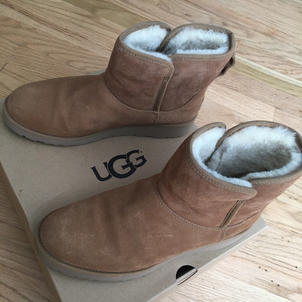 UGG KRISTIN WEDGE BOOTIE
